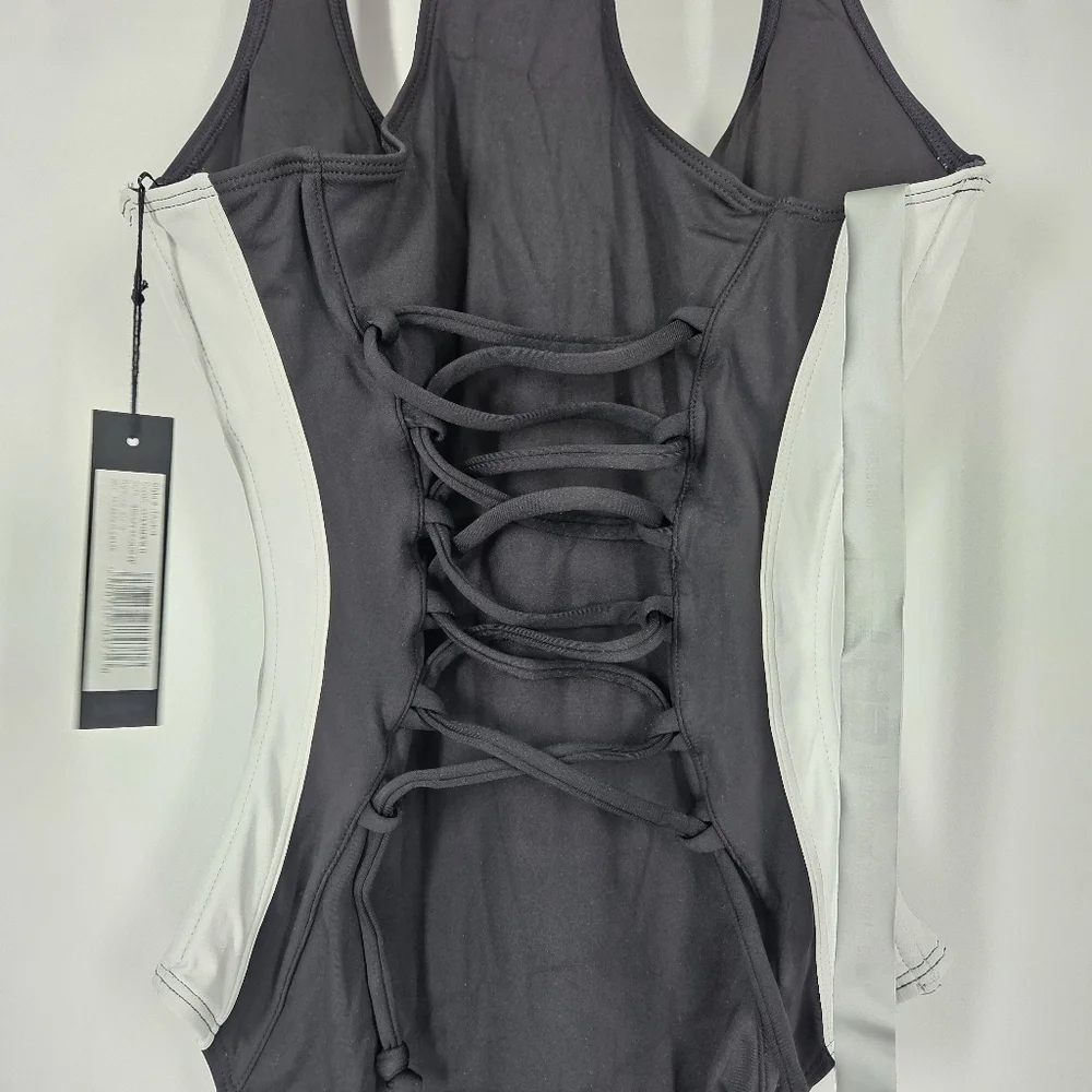 TA3 Black And White Scoopy Seamed Zip One Piece Swimsuit XS XLong NWT